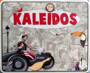 Pas de nom sur la boite de Kaleidos, et les rôles de l'auteur et des illustrateurs, sans lesquels ce jeu n'existerait pas, sont détaillés au dos.